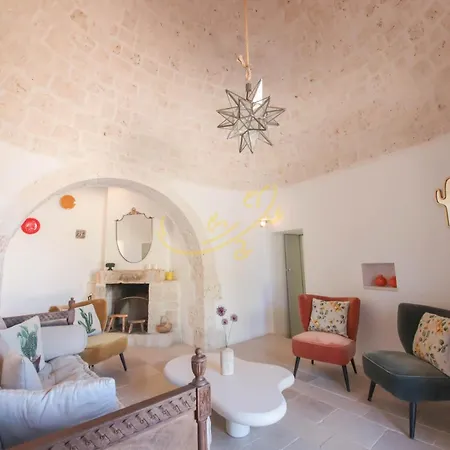 Vakantiehuis Td Trulli Dell'uliveto Cozy Trulli With Pool Castellana Grotte